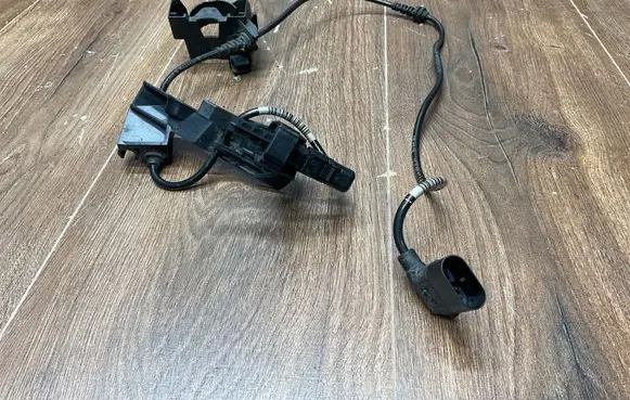 Mercedes-Benz E W213 Front ABS sensor wiring A2135403705 A2135405800
