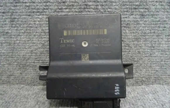 Audi A6 S6 C6 4F Gateway control module 4F0907468D