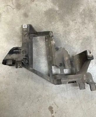 BMW X5 E53 Headlight/headlamp mounting bracket 224568R