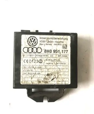 Audi A4 S4 B7 8E 8H Alarm control unit/module 8H0951177