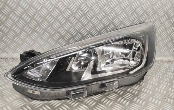 Ford Focus Headlight/headlamp 13E015