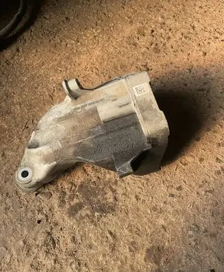 Mercedes-Benz GLK (X204) Engine mounting bracket A6512231304