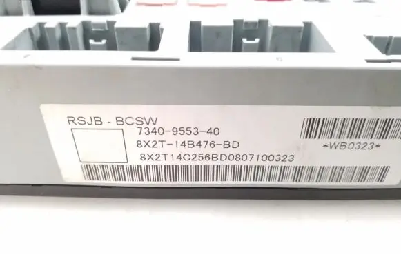 Jaguar XF X250 Fuse module 8X2T14B476BD