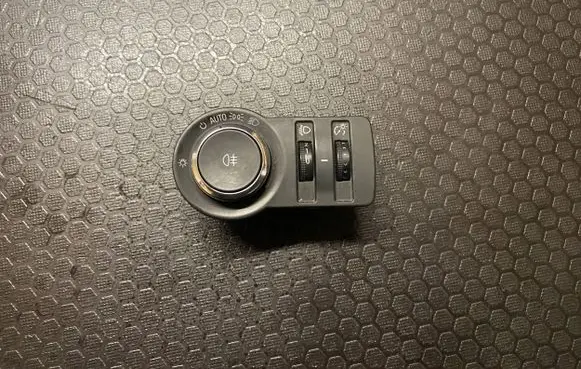 Opel Insignia A Light switch 13268704 1035 241995