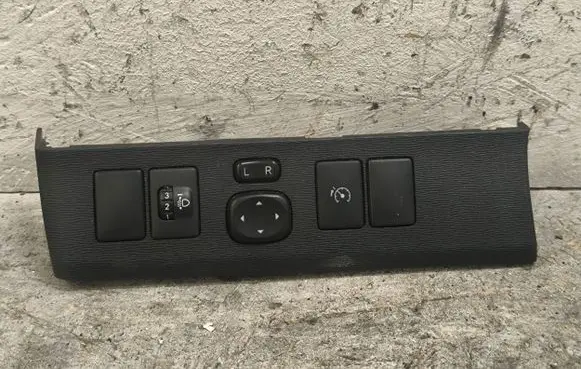 Toyota Avensis T270 Wing mirror switch 5544605060
