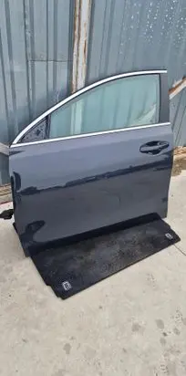KIA Ceed Front door 