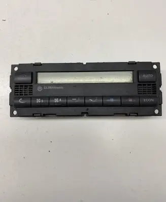 Volkswagen PASSAT B5.5 Climate control unit