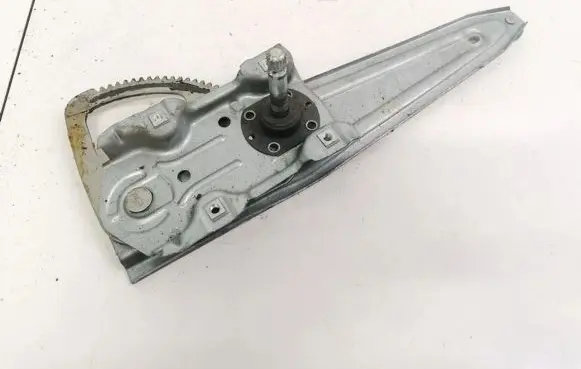 Toyota Avensis T270 Front door window regulator with motor 
