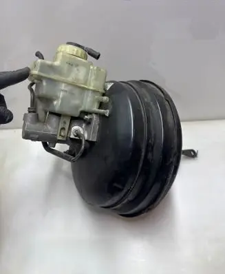 BMW 5 E39 Brake booster 1165055 LSC145T