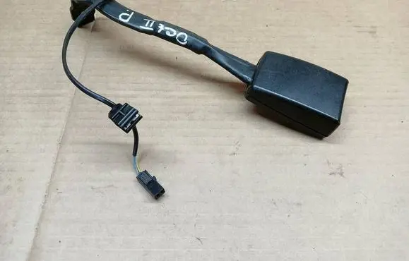 Skoda Octavia Mk2 (1Z) Front seatbelt buckle 1Z2858472C