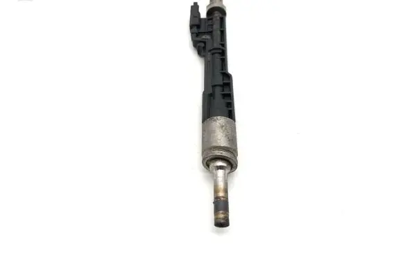 BMW 5 G30 G31 Fuel injector 1802050806 0261500356