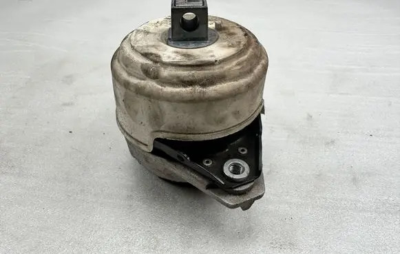 Mercedes-Benz GL X166 Engine mount bracket 784190143045