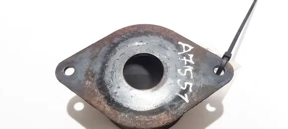 Volkswagen PASSAT B4 Engine mounting bracket