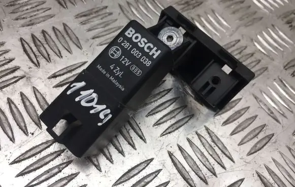 Audi A3 S3 8P Glow plug pre-heat relay 0281003038 11014