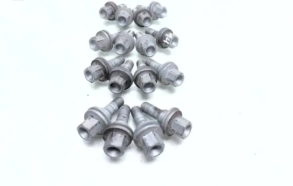 Opel Grandland X Nuts/bolts 