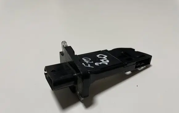 BMW 5 F10 F11 Mass air flow meter 7804150