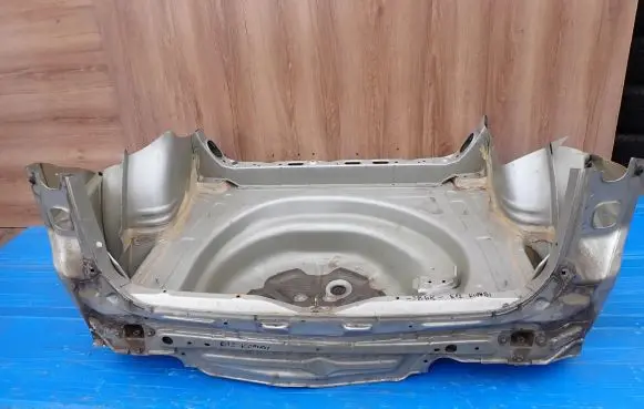 Toyota Corolla E120 E130 Rear bodywork 