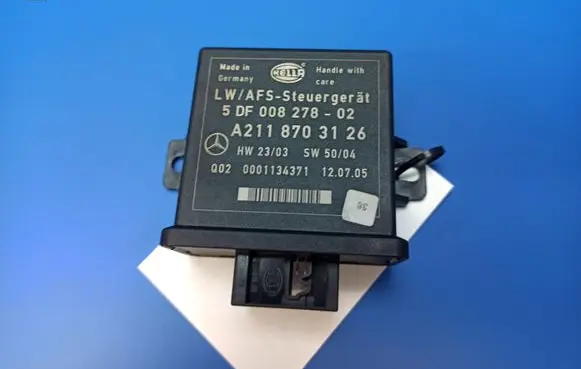 Mercedes-Benz E W211 Light module LCM A2118703126 HW2303 SW5004