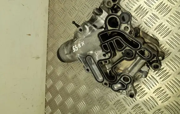 Mercedes-Benz GLE W167 Oil filter mounting bracket A6561801100