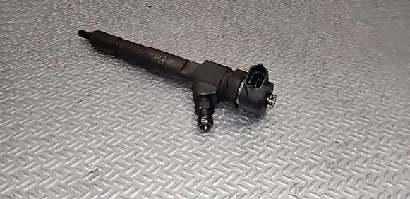 Opel Insignia A Fuel injector 0445110327