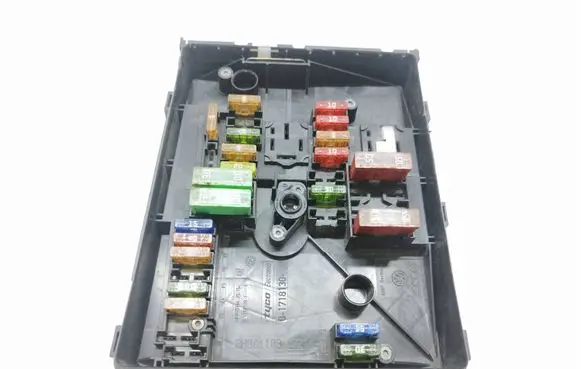 Volkswagen Touran I Fuse module 1K0937804G 1K0937809B 1K0937820B