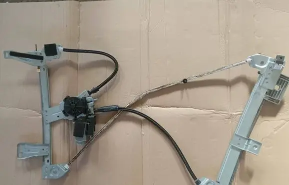 Peugeot 207 CC Front door window regulator with motor 9680071980