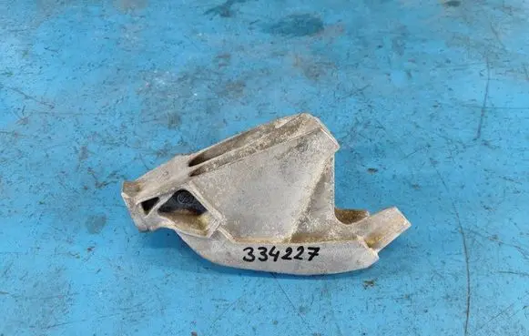 Audi A6 S6 C7 4G Engine mounting bracket 8K0199307CC