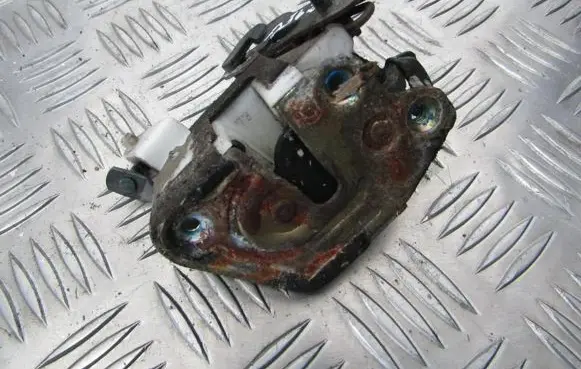 Hyundai Sonata Rear door lock
