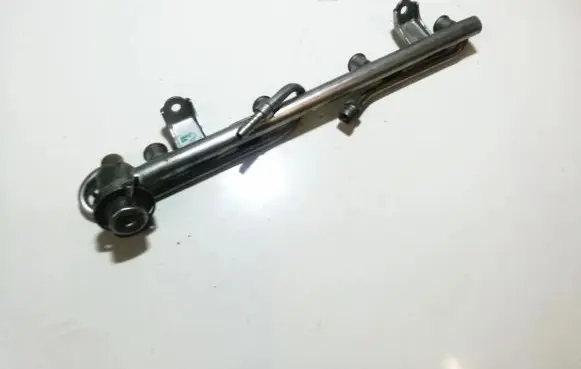 Volkswagen PASSAT B5 Fuel main line pipe 058133681 260034