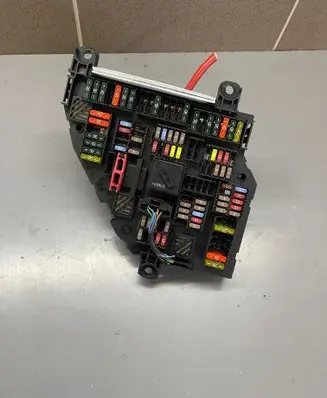 BMW 5 F10 F11 Fuse module 9264923