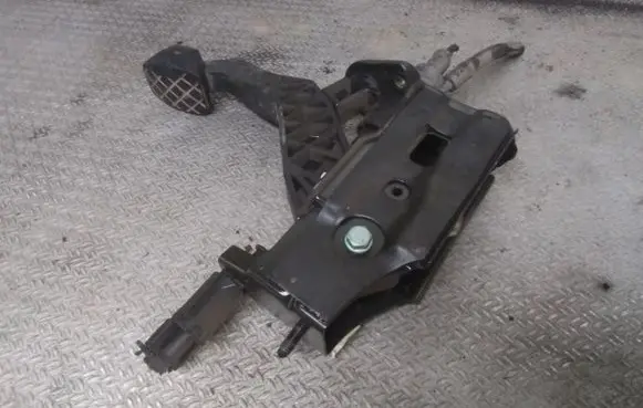 Audi A2 Clutch pedal 8Z1721059B