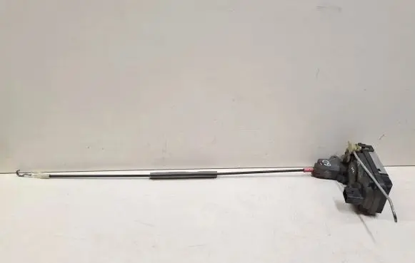 Opel Zafira B Rear door lock 13210739