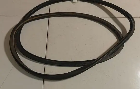 Volkswagen Polo IV 9N3 Rubber seal front coupe door 6Q4867911H