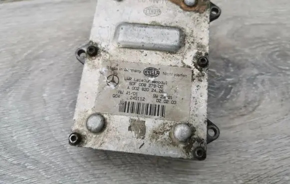 Mercedes-Benz E W124 Headlight ballast module Xenon A0028202426 5DF00827900