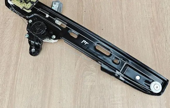 Volkswagen Amarok II Front door window regulator with motor N1WBE27000BD