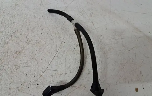 Honda CR-V Windshield washer spray nozzle