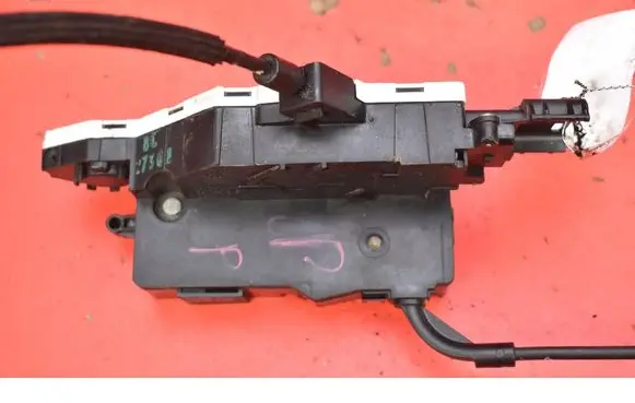Peugeot 207 CC Front door lock 24099816