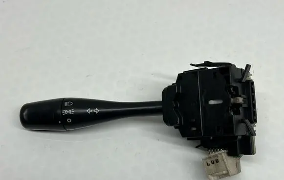 Mitsubishi Pajero Light switch MR570117