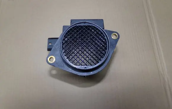 BMW 5 E39 Mass air flow meter 