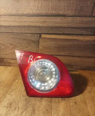 Volkswagen PASSAT B6 Tailgate rear/tail lights