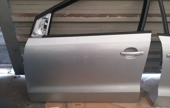 Volkswagen Polo V 6R Front door LA7W
