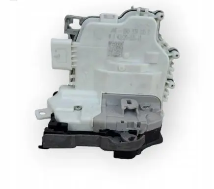 Audi A1 Front door lock 8X0941015E