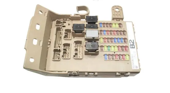 Subaru Outback (BS) Fuse module 82201AL011