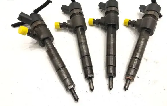 Opel Zafira B Fuel injectors set 0445110165
