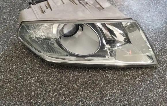 Skoda Octavia Mk2 (1Z) Headlight/headlamp