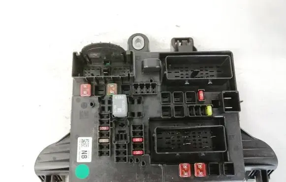 Opel Insignia A Fuse box set 1327731803 085607-32309