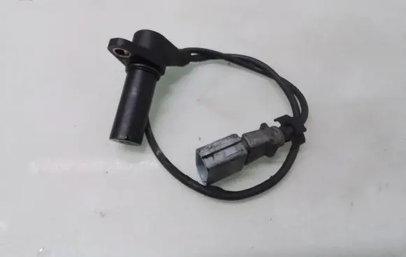 Volkswagen Golf IV Crankshaft position sensor 038907319D