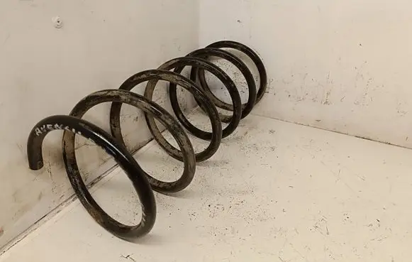 Toyota Avensis T220 Front coil spring