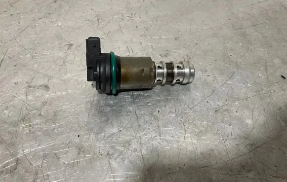 BMW 5 E60 E61 Camshaft vanos timing valve 1707323