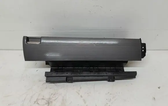 Glove box